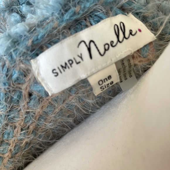 🦋 Luxe Boutique *find* Feather sweater ⭐️ One of a kind! - Picture 6 of 12